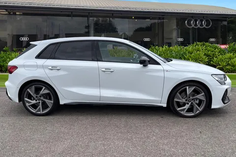 DE75JSX Audi A3 Sportback Black Edition 35 TFSI  150 PS 6-speed Thumbnail #4