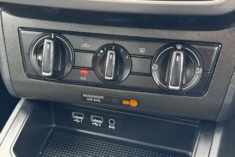 22 of 40 for SEAT Ibiza 1.0 TSI SE Technology Euro 6 (s/s) 5dr GPF