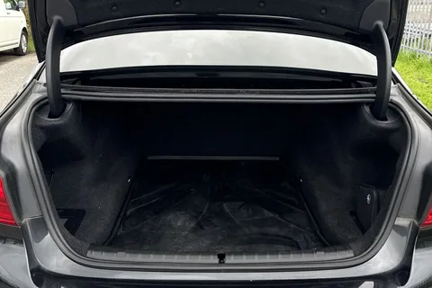 RY19FZN BMW 5 Series 2.0 520d M Sport Auto Euro 6 (s/s) 4dr Thumbnail #8