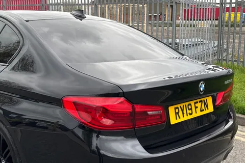 RY19FZN BMW 5 Series 2.0 520d M Sport Auto Euro 6 (s/s) 4dr Thumbnail #9
