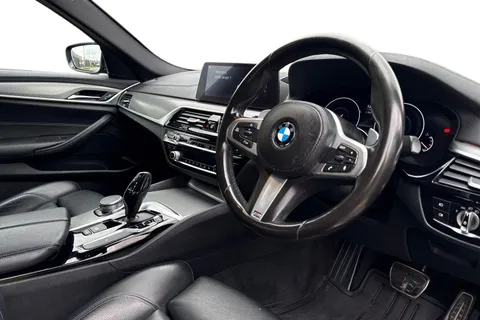 RY19FZN BMW 5 Series 2.0 520d M Sport Auto Euro 6 (s/s) 4dr Thumbnail #15