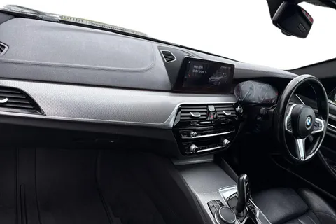 RY19FZN BMW 5 Series 2.0 520d M Sport Auto Euro 6 (s/s) 4dr Thumbnail #16