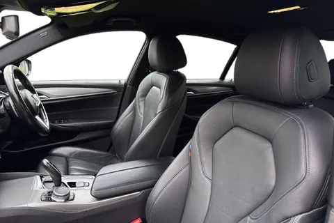 RY19FZN BMW 5 Series 2.0 520d M Sport Auto Euro 6 (s/s) 4dr Thumbnail #17