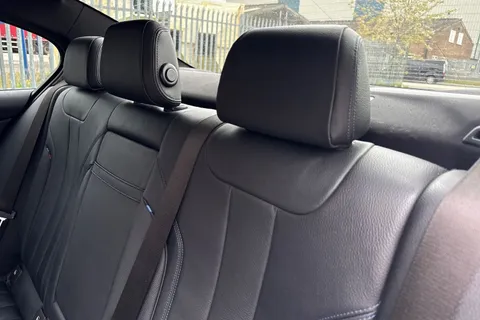 RY19FZN BMW 5 Series 2.0 520d M Sport Auto Euro 6 (s/s) 4dr Thumbnail #20