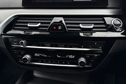 RY19FZN BMW 5 Series 2.0 520d M Sport Auto Euro 6 (s/s) 4dr Thumbnail #23