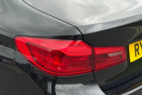 RY19FZN BMW 5 Series 2.0 520d M Sport Auto Euro 6 (s/s) 4dr Thumbnail #27