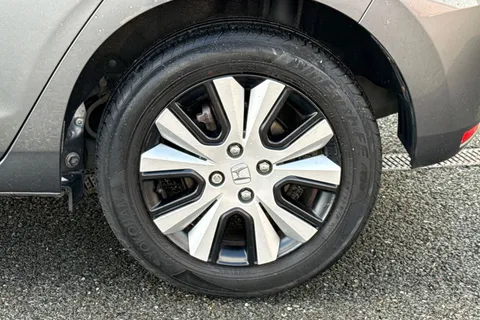 14 of 51 for Honda Jazz 1.5 h i-MMD SR eCVT Euro 6 (s/s) 5dr