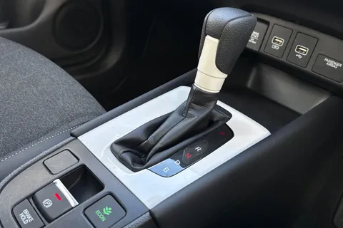 22 of 51 for Honda Jazz 1.5 h i-MMD SR eCVT Euro 6 (s/s) 5dr