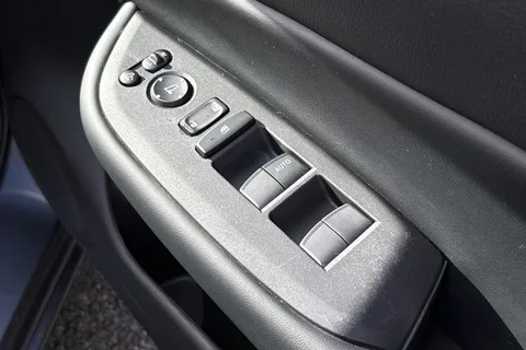 23 of 51 for Honda Jazz 1.5 h i-MMD SR eCVT Euro 6 (s/s) 5dr