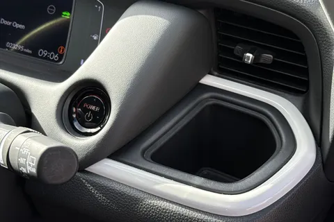 30 of 51 for Honda Jazz 1.5 h i-MMD SR eCVT Euro 6 (s/s) 5dr