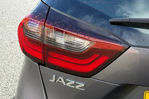 32 of 51 for Honda Jazz 1.5 h i-MMD SR eCVT Euro 6 (s/s) 5dr