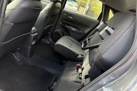 33 of 51 for Honda Jazz 1.5 h i-MMD SR eCVT Euro 6 (s/s) 5dr