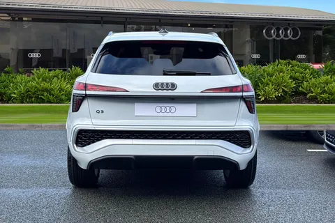 Audi Q3 1.5 TFSI S line S Tronic Euro 6 (s/s) 5dr Thumbnail #5