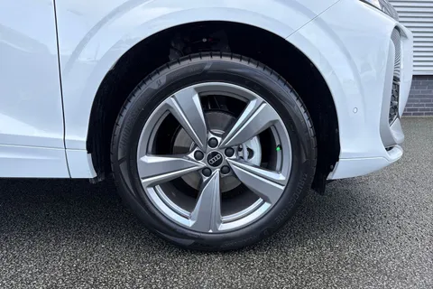 Audi Q3 1.5 TFSI S line S Tronic Euro 6 (s/s) 5dr Thumbnail #10