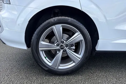 Audi Q3 1.5 TFSI S line S Tronic Euro 6 (s/s) 5dr Thumbnail #11