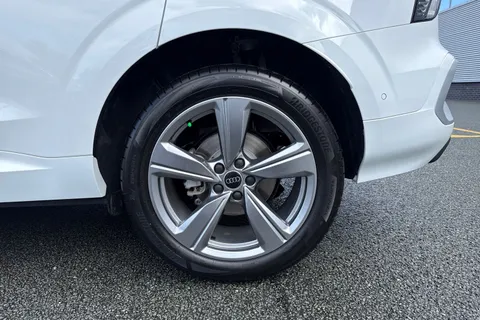 Audi Q3 1.5 TFSI S line S Tronic Euro 6 (s/s) 5dr Thumbnail #12