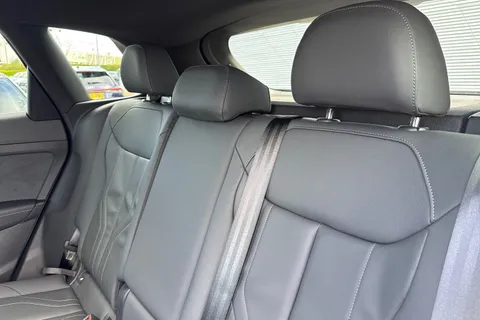 Audi Q3 1.5 TFSI S line S Tronic Euro 6 (s/s) 5dr Thumbnail #19