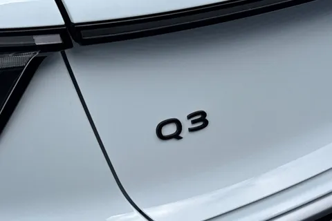 Audi Q3 1.5 TFSI S line S Tronic Euro 6 (s/s) 5dr Thumbnail #45