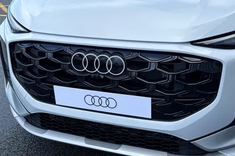Audi Q3 1.5 TFSI S line S Tronic Euro 6 (s/s) 5dr Thumbnail #46