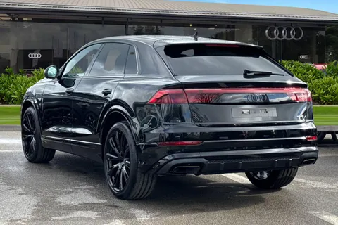 Audi Q8 3.0 TDI V6 Black Edition Tiptronic quattro Euro 6 (s/s) 5dr Thumbnail #3