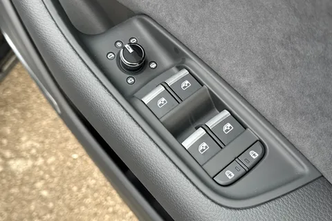 Audi Q8 3.0 TDI V6 Black Edition Tiptronic quattro Euro 6 (s/s) 5dr Thumbnail #27