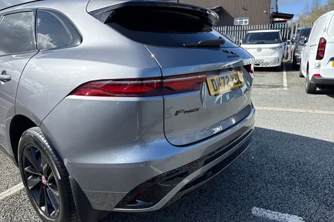 8 of 60 for Jaguar F-Pace 2.0 D200 MHEV R-Dynamic Black Auto AWD Euro 6 (s/s) 5dr