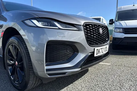 9 of 60 for Jaguar F-Pace 2.0 D200 MHEV R-Dynamic Black Auto AWD Euro 6 (s/s) 5dr