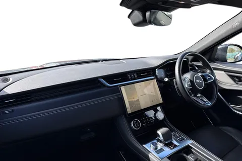 15 of 60 for Jaguar F-Pace 2.0 D200 MHEV R-Dynamic Black Auto AWD Euro 6 (s/s) 5dr