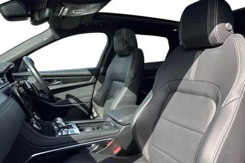 16 of 60 for Jaguar F-Pace 2.0 D200 MHEV R-Dynamic Black Auto AWD Euro 6 (s/s) 5dr