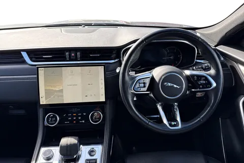 18 of 60 for Jaguar F-Pace 2.0 D200 MHEV R-Dynamic Black Auto AWD Euro 6 (s/s) 5dr