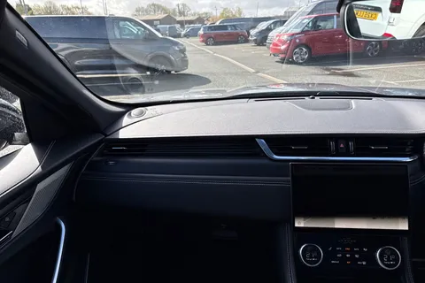 20 of 60 for Jaguar F-Pace 2.0 D200 MHEV R-Dynamic Black Auto AWD Euro 6 (s/s) 5dr