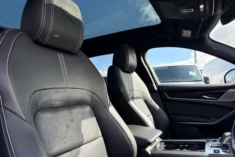 24 of 60 for Jaguar F-Pace 2.0 D200 MHEV R-Dynamic Black Auto AWD Euro 6 (s/s) 5dr