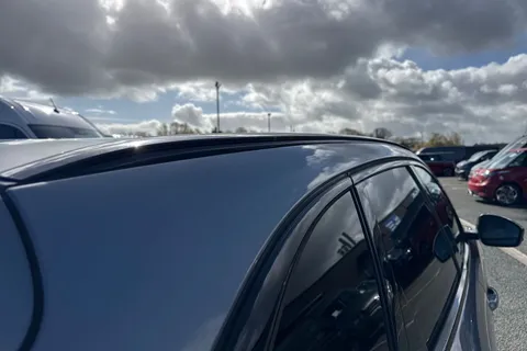 29 of 60 for Jaguar F-Pace 2.0 D200 MHEV R-Dynamic Black Auto AWD Euro 6 (s/s) 5dr