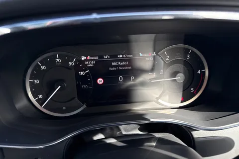 48 of 60 for Jaguar F-Pace 2.0 D200 MHEV R-Dynamic Black Auto AWD Euro 6 (s/s) 5dr