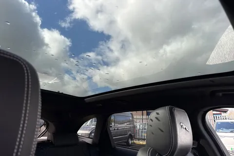 49 of 60 for Jaguar F-Pace 2.0 D200 MHEV R-Dynamic Black Auto AWD Euro 6 (s/s) 5dr