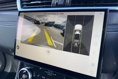 50 of 60 for Jaguar F-Pace 2.0 D200 MHEV R-Dynamic Black Auto AWD Euro 6 (s/s) 5dr