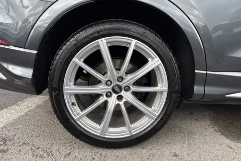 DX70VSC Audi RS Q3 400 PS S tronic Thumbnail #13