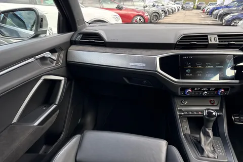 DX70VSC Audi RS Q3 400 PS S tronic Thumbnail #21