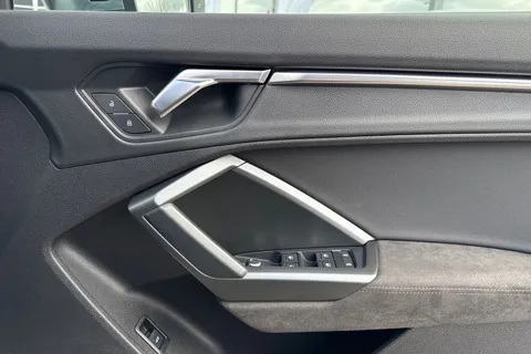 DX70VSC Audi RS Q3 400 PS S tronic Thumbnail #22