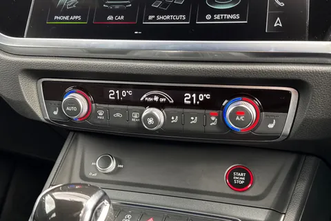 DX70VSC Audi RS Q3 400 PS S tronic Thumbnail #23
