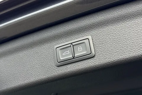 DX70VSC Audi RS Q3 400 PS S tronic Thumbnail #26