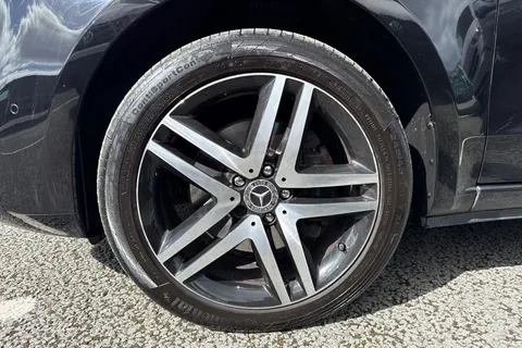 KX21YYF Mercedes-Benz V Class 2.0 V220d Sport G-Tronic+ Euro 6 (s/s) 5dr LWB Thumbnail #13