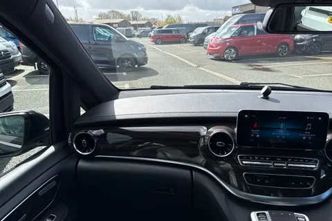 KX21YYF Mercedes-Benz V Class 2.0 V220d Sport G-Tronic+ Euro 6 (s/s) 5dr LWB Thumbnail #21
