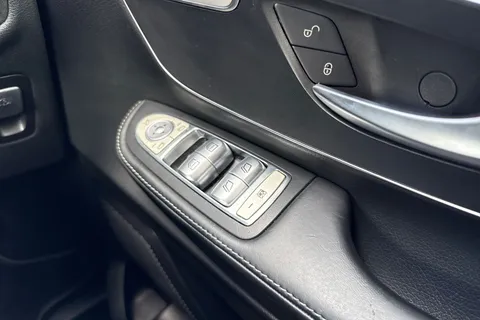 KX21YYF Mercedes-Benz V Class 2.0 V220d Sport G-Tronic+ Euro 6 (s/s) 5dr LWB Thumbnail #22