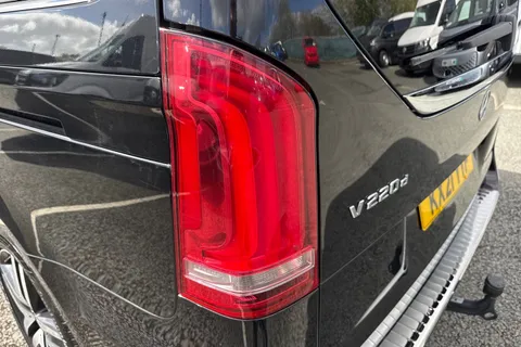 KX21YYF Mercedes-Benz V Class 2.0 V220d Sport G-Tronic+ Euro 6 (s/s) 5dr LWB Thumbnail #26