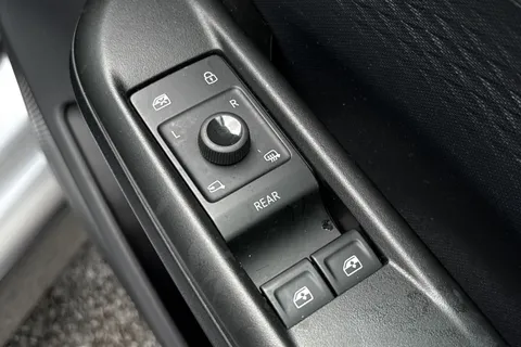 MM25VFG CUPRA Born e-Boost 59kWh V3 Auto 5dr Thumbnail #23