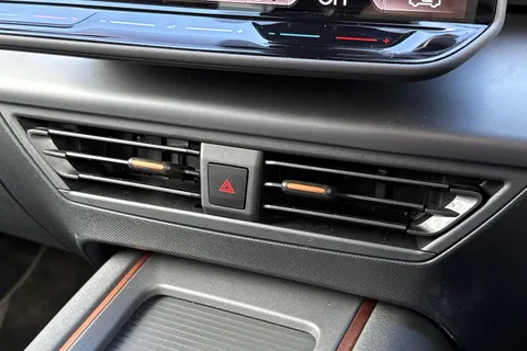 MM25VFG CUPRA Born e-Boost 59kWh V3 Auto 5dr Thumbnail #40