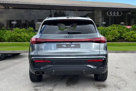  Audi Q5 2.0 TDI Edition 1 S Tronic quattro Euro 6 (s/s) 5dr Thumbnail #5