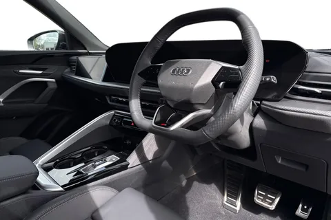  Audi Q5 2.0 TDI Edition 1 S Tronic quattro Euro 6 (s/s) 5dr Thumbnail #8