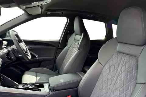  Audi Q5 2.0 TDI Edition 1 S Tronic quattro Euro 6 (s/s) 5dr Thumbnail #11